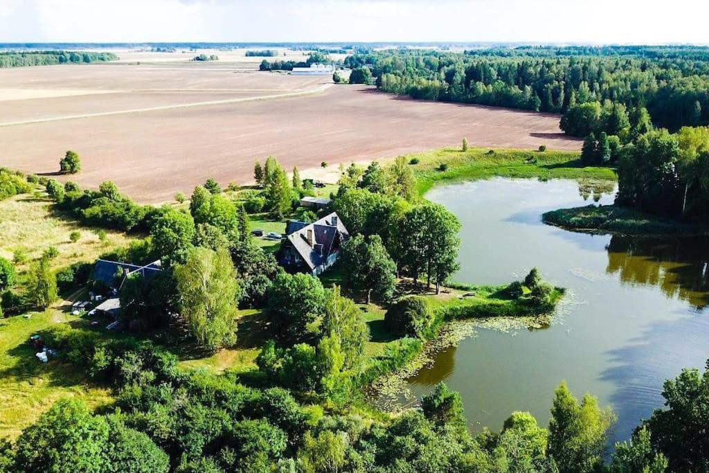 Upmali Hotel Tērvete Buitenkant foto