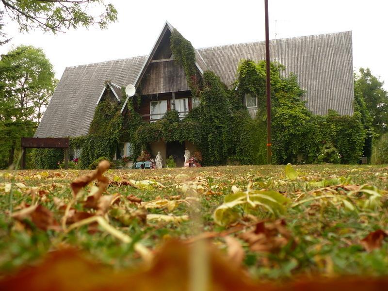 Upmali Hotel Tērvete Buitenkant foto