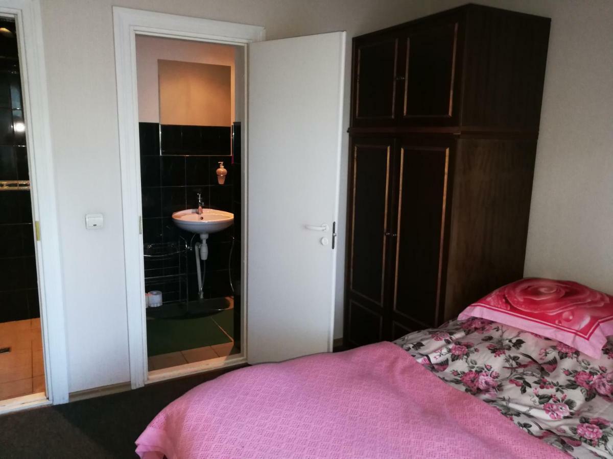 Upmali Hotel Tērvete Buitenkant foto